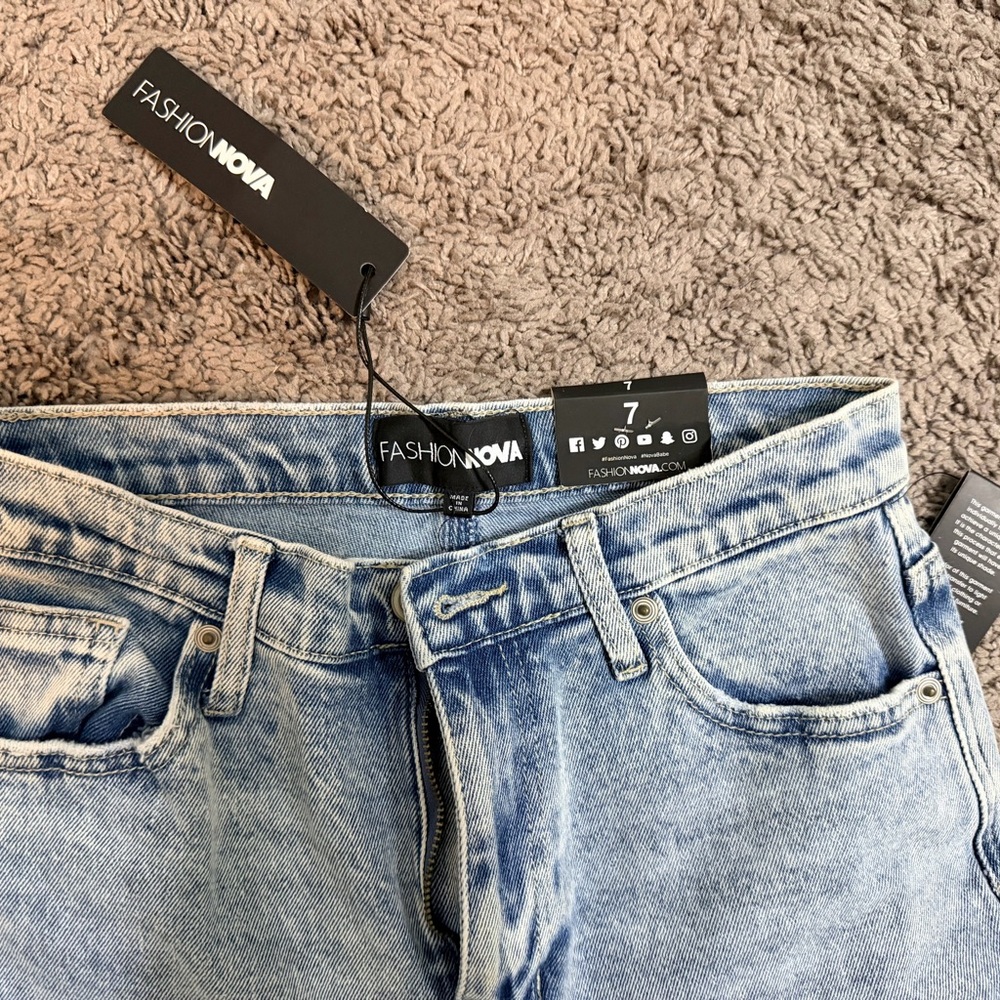Fashion Nova Light Wash Blue Boyfriend Jeans